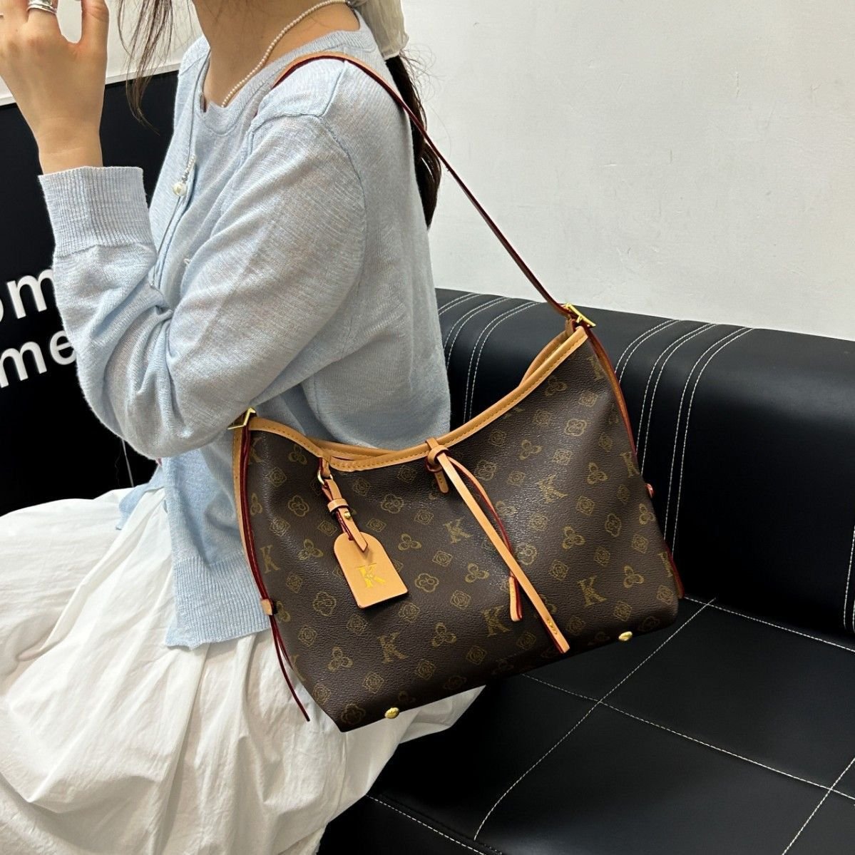 Louis Vuitton carryall mm bag - Image 8