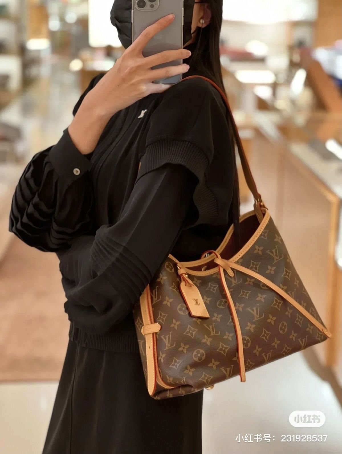 Louis Vuitton carryall mm bag - Image 10