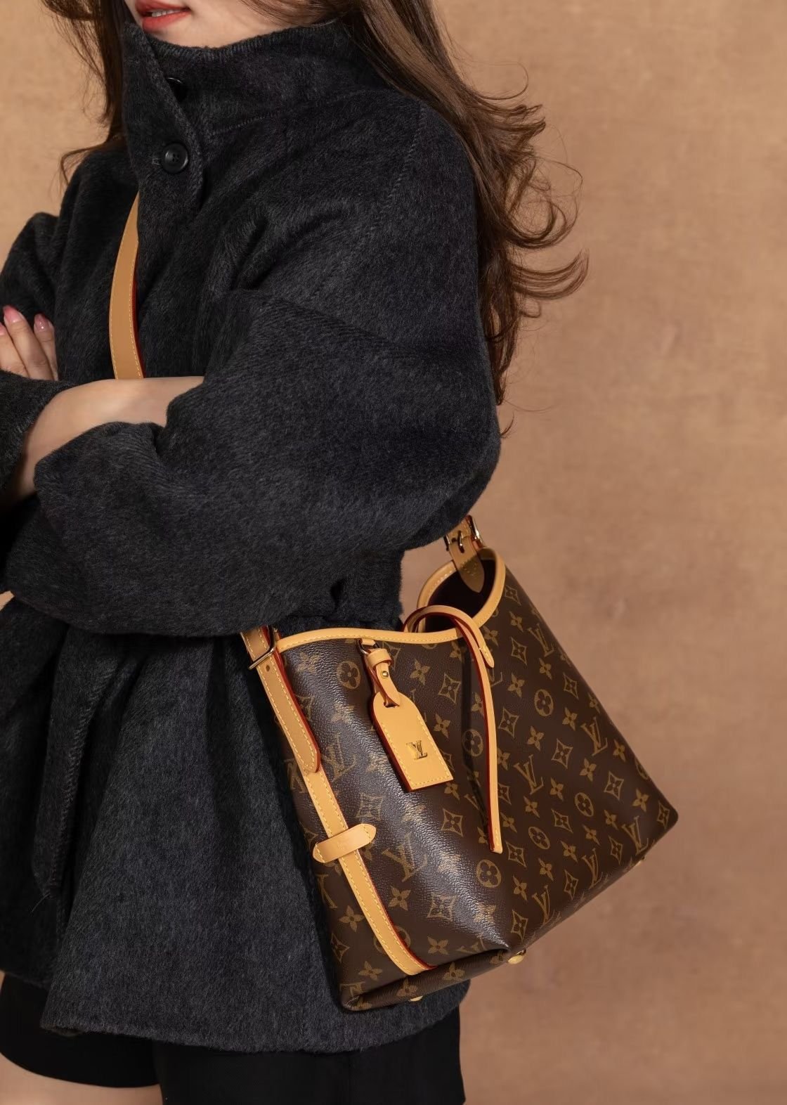 Louis Vuitton carryall mm bag - Image 7