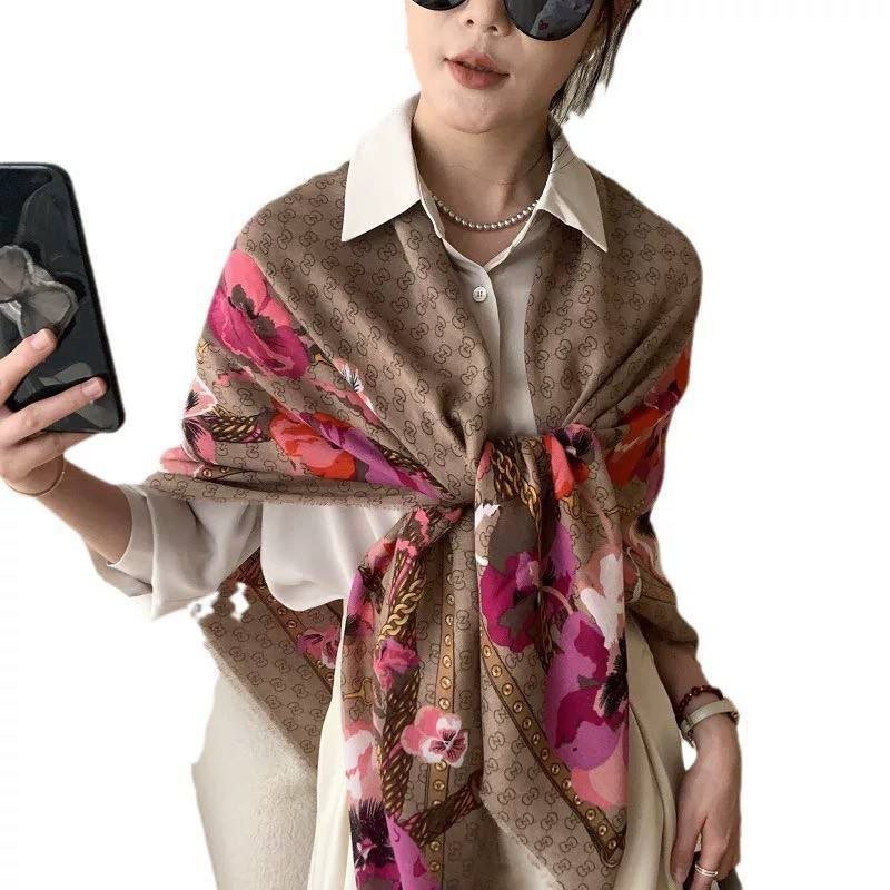 Gucci scarf Pink Square - Image 5