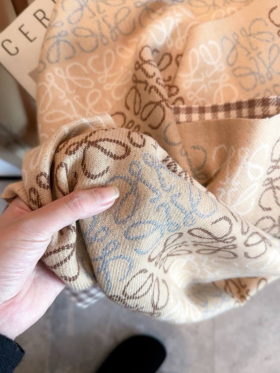 Loewe scarfe beige