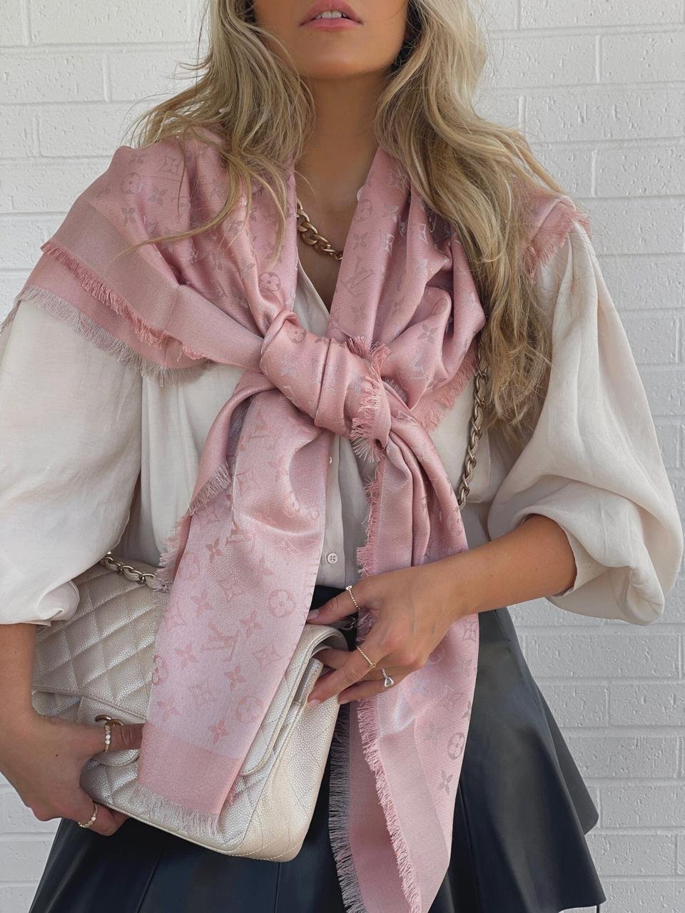 Louis Vuitton scarf Square pink - Image 4